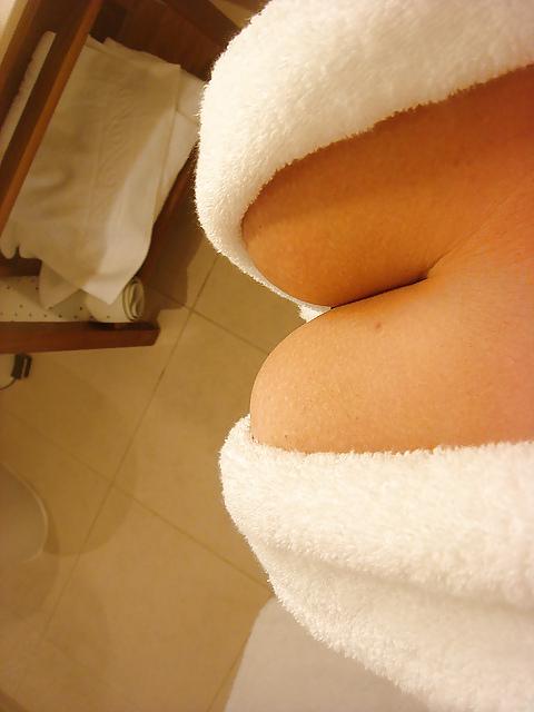 8P Hot shower and a cool Mistress!