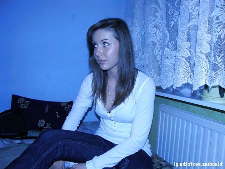 12P Proud online friend busted by hidden cam in bathroom