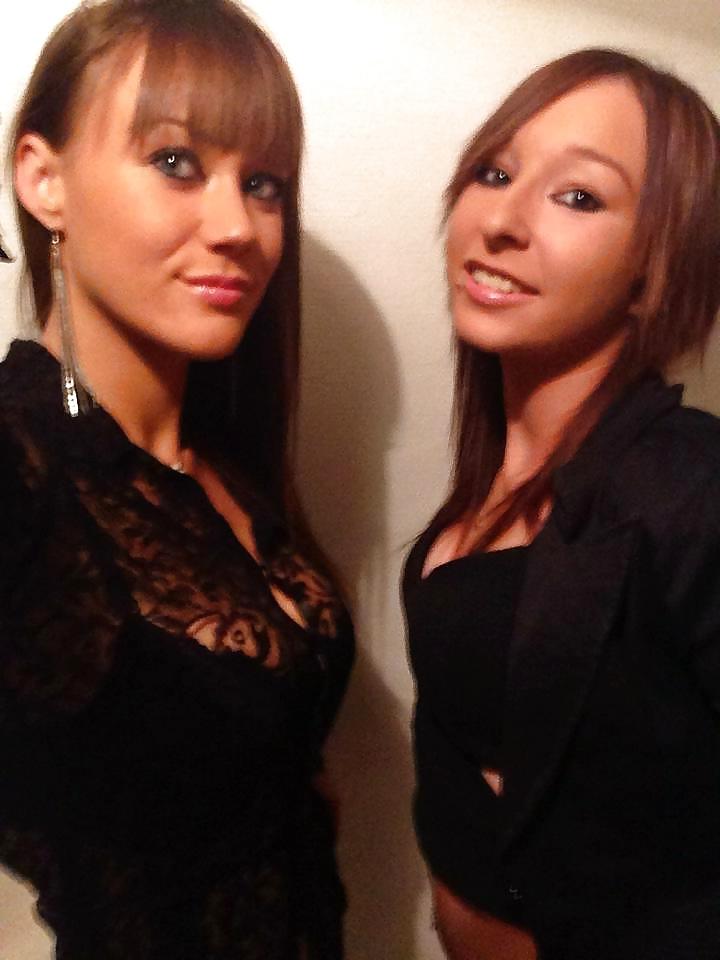 25P Caroline, une bimbo qui se la pete.