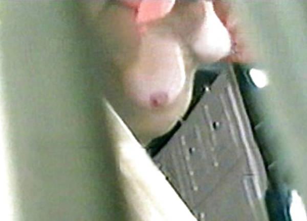 10P MILF caught by hidden cam in the bathroom