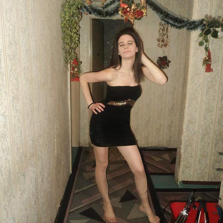18P Long Legged Curly Slut