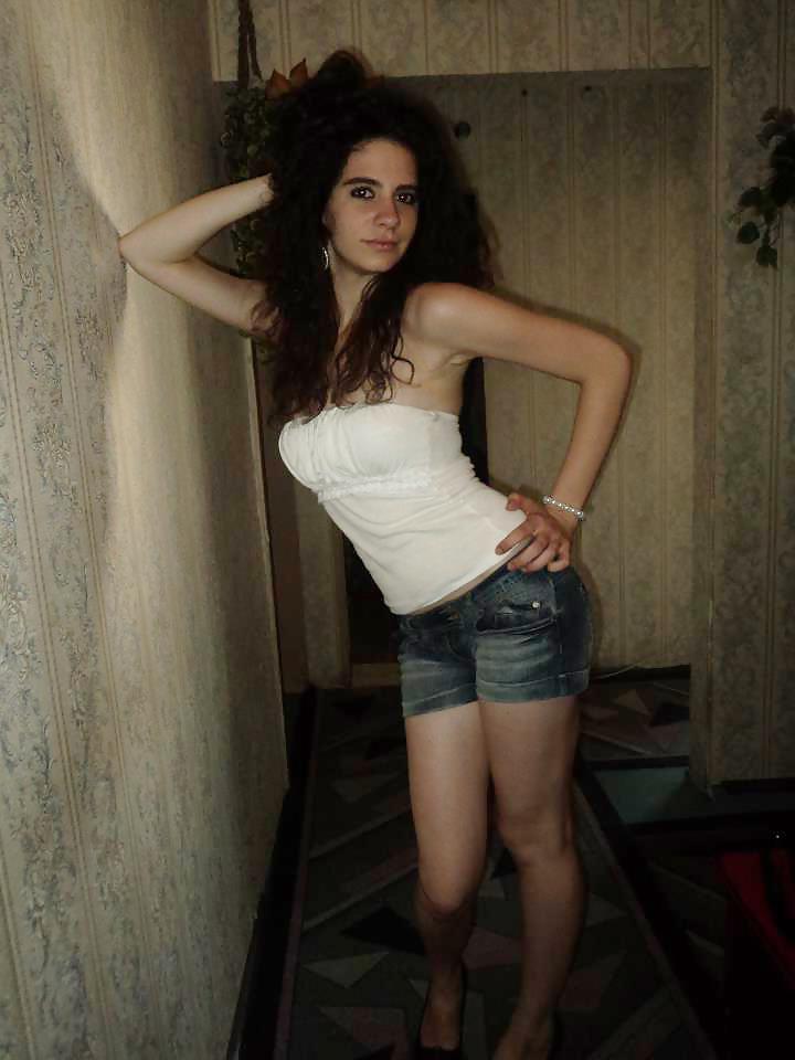 18P Long Legged Curly Slut