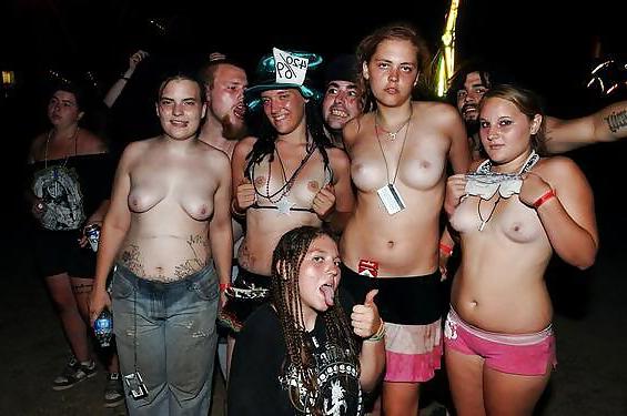 25P Public Nudity 5