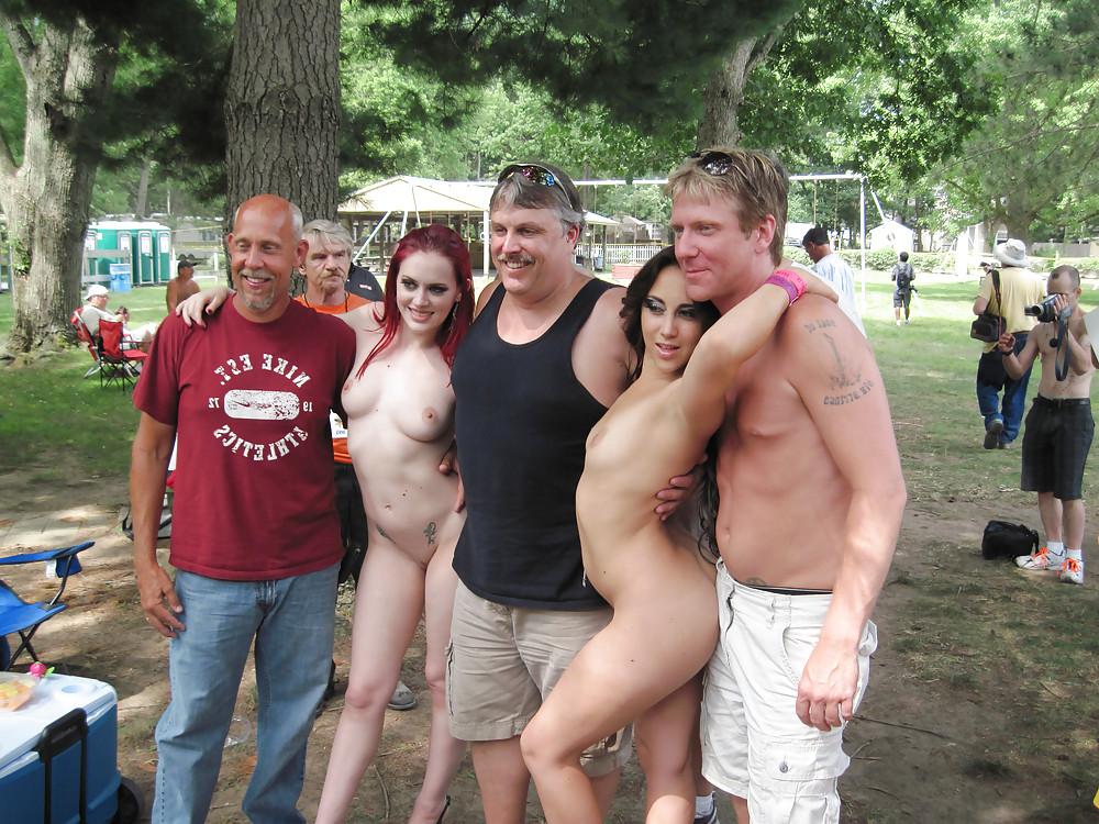 10P Outdoor nudity!