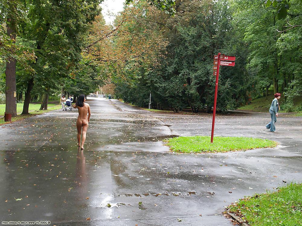 25P Public Nude Girls 17
