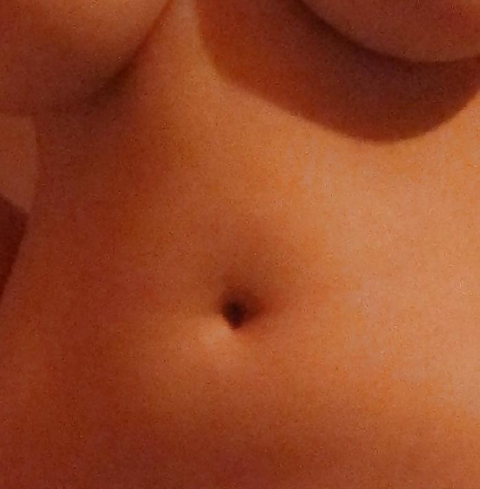 25P Beautiful Arabian Girl Show her Body