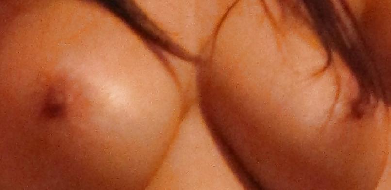 25P Beautiful Arabian Girl Show her Body