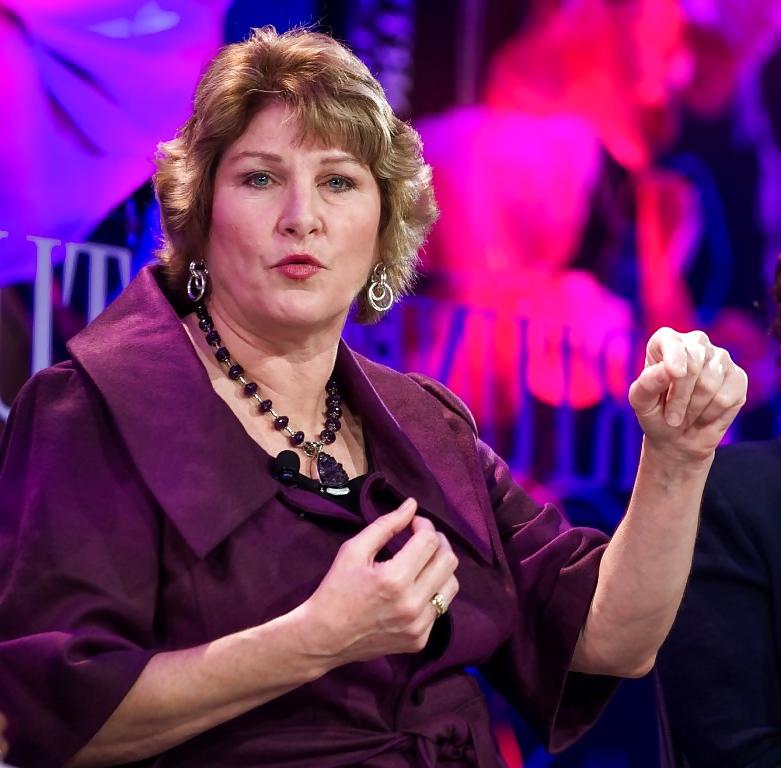 25P Love jerking off to conservative Karen Hughes