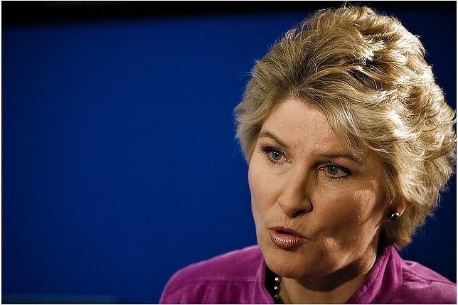 25P Love jerking off to conservative Karen Hughes