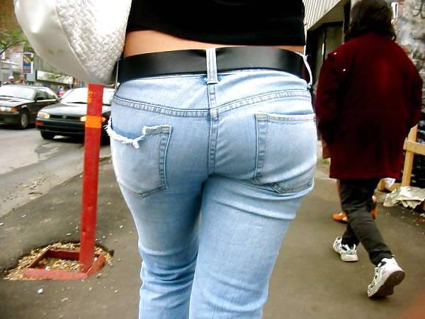 20P Asses in jeans 1 RO7