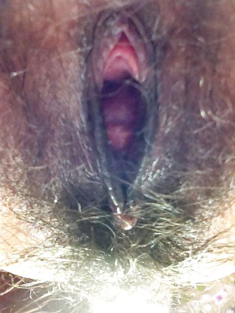 17P Hairy Chinese well-used gaping Pussy