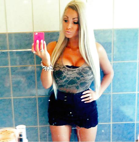 19P Sandy: Fake Tit Bimbo