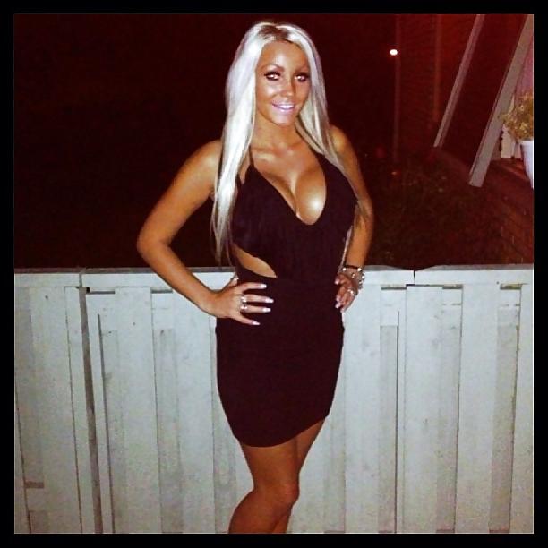 19P Sandy: Fake Tit Bimbo