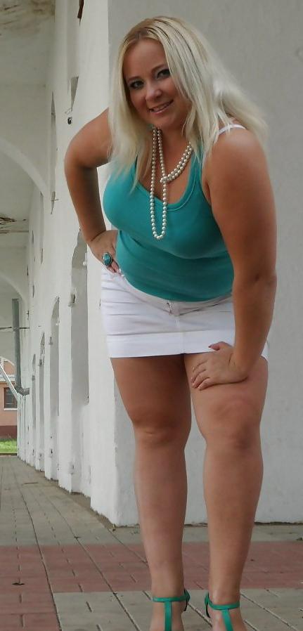 20P Curvy sexy russian babe Elena