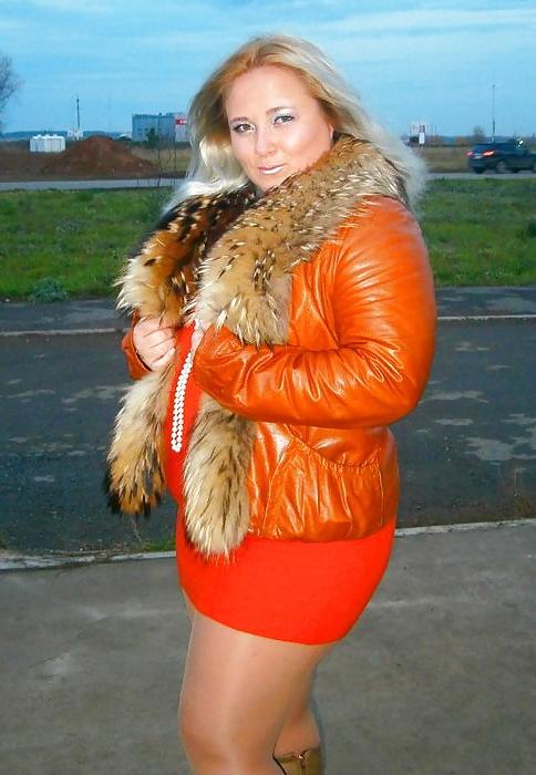 20P Curvy sexy russian babe Elena
