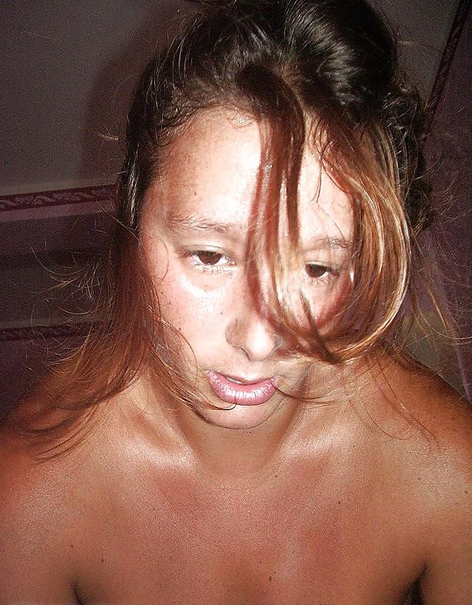 25P Housewife sucking and fucking in the bathroom