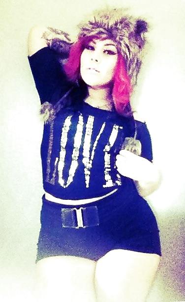20P Thick tattooed Latina 2
