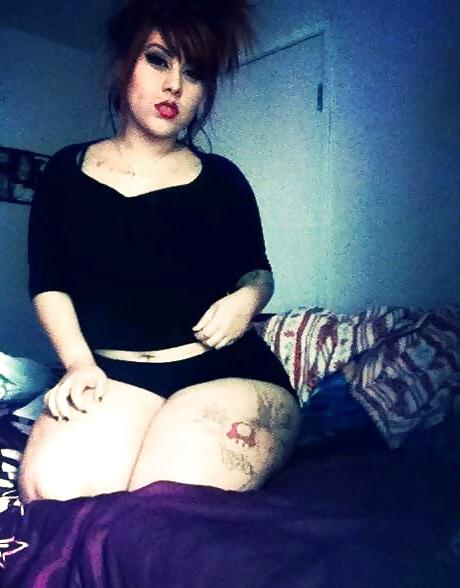 20P Thick tattooed Latina 2