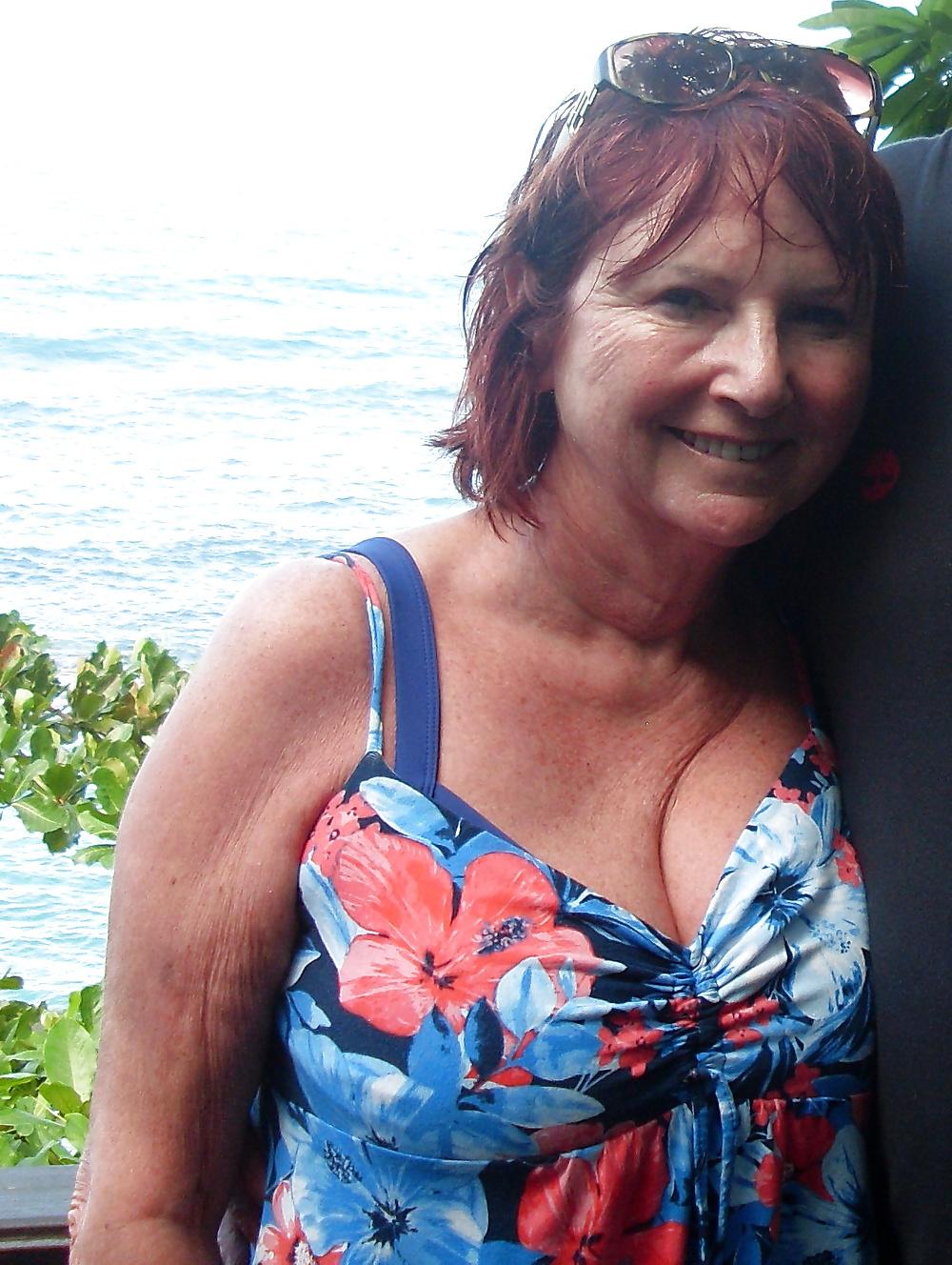 9P Curvy Mature Wife relaxing 