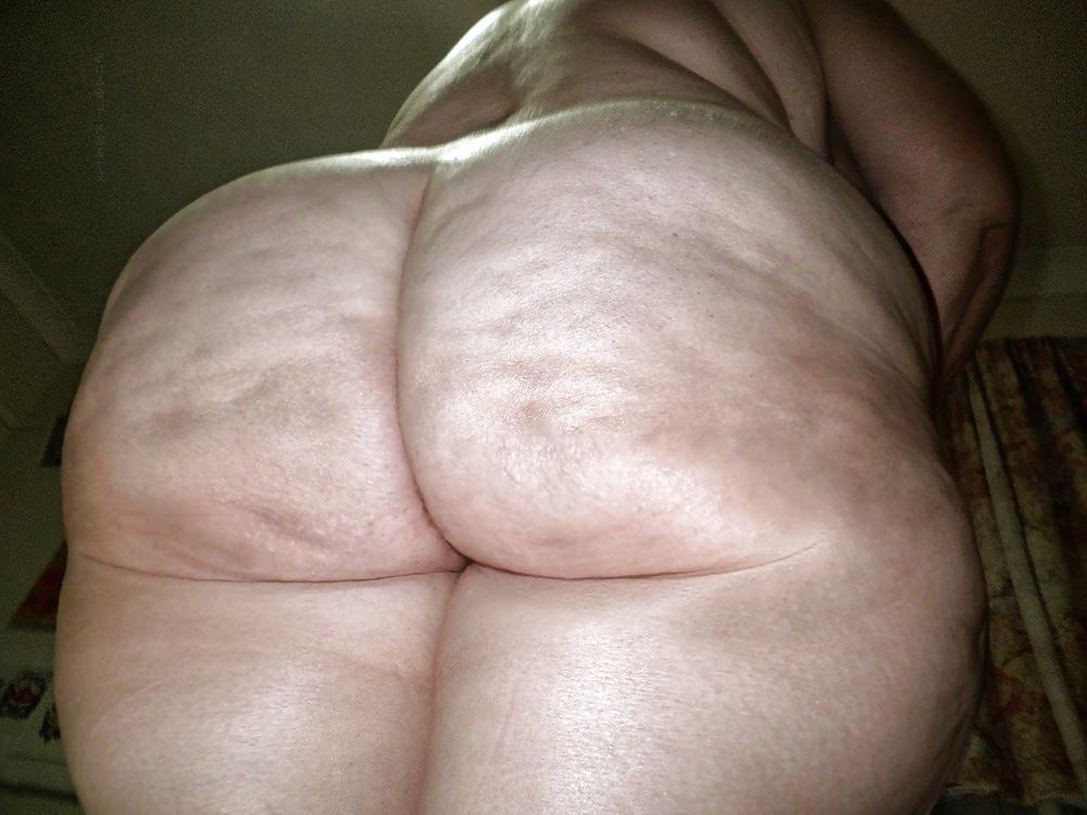 17P Curvy MILFs & Grannies