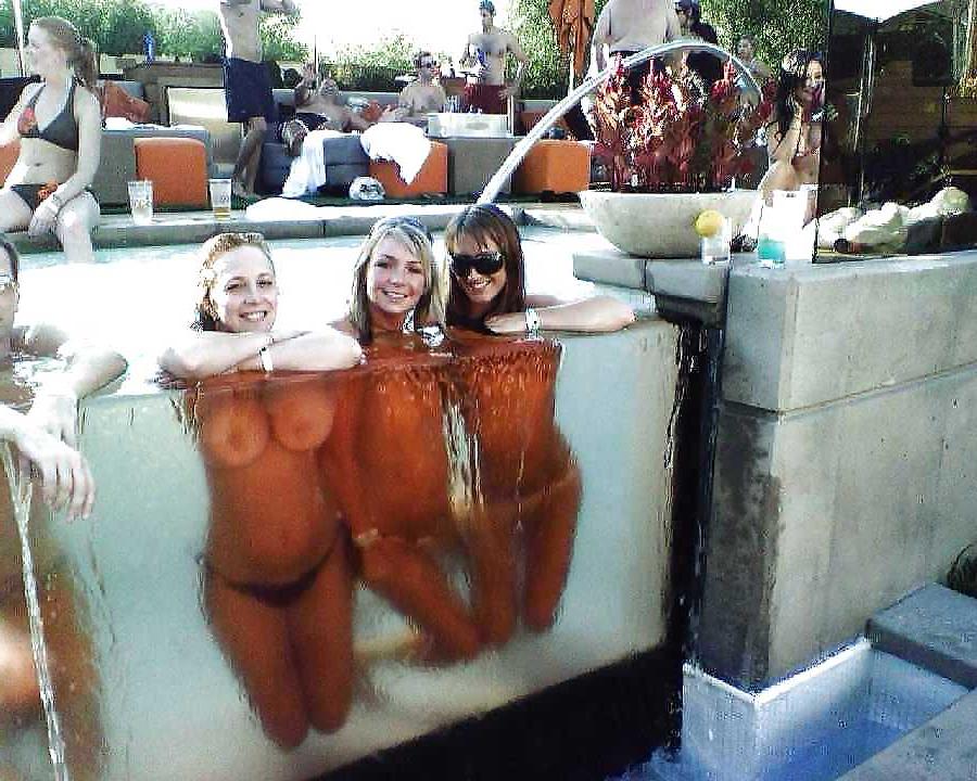 25P Public Girls