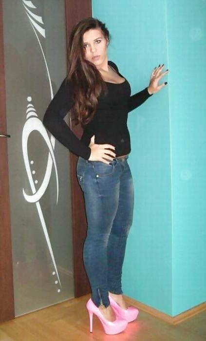 7P My favorite slut in tight jeans and heels 