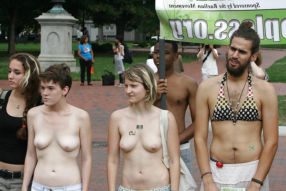 25P Public Nudity 4