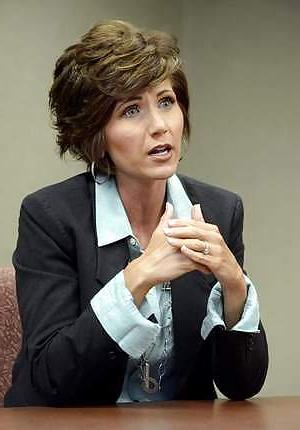 25P I love jerking off to Conservative Kristi Noem