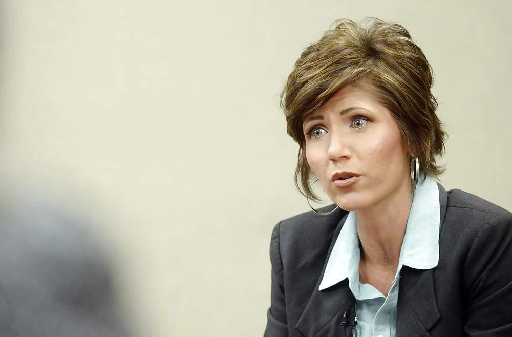 25P I love jerking off to Conservative Kristi Noem