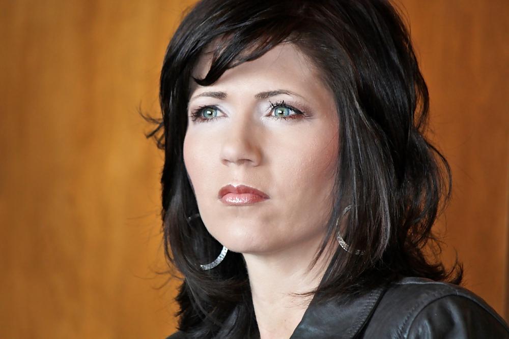 25P I love jerking off to Conservative Kristi Noem