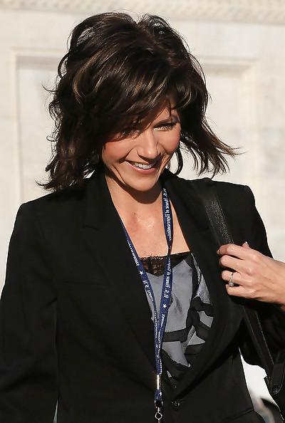 25P I love jerking off to Conservative Kristi Noem