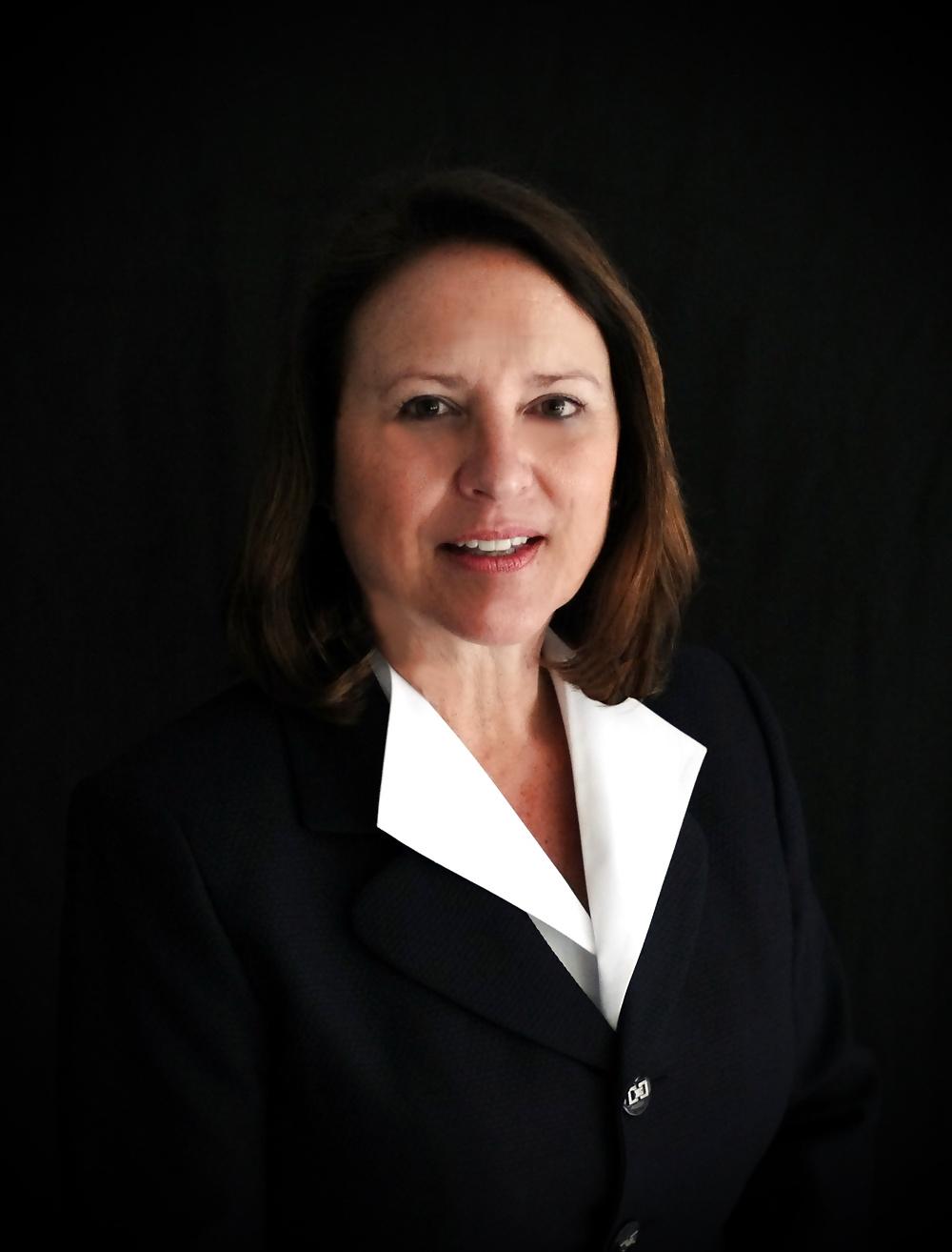 25P Love jerking off to conservative Deb Fischer