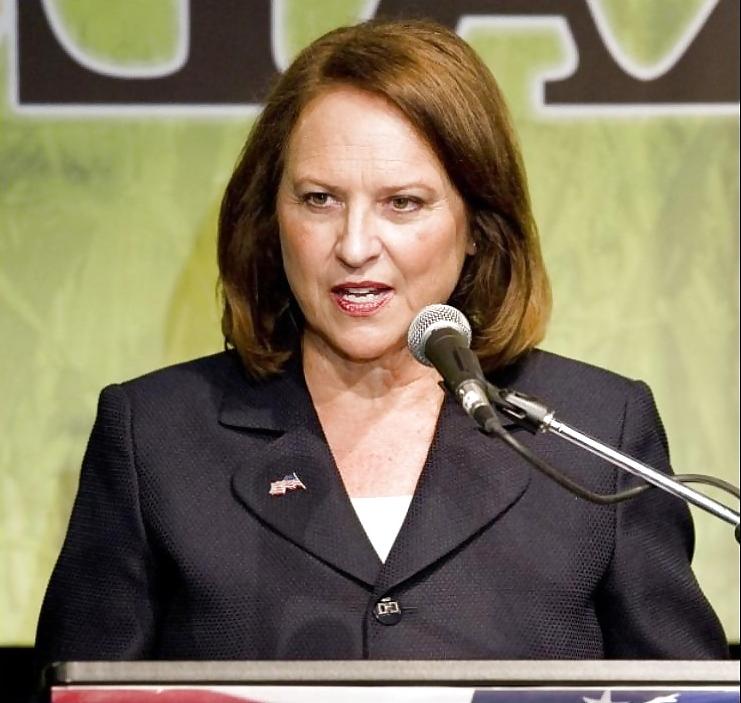 25P Love jerking off to conservative Deb Fischer
