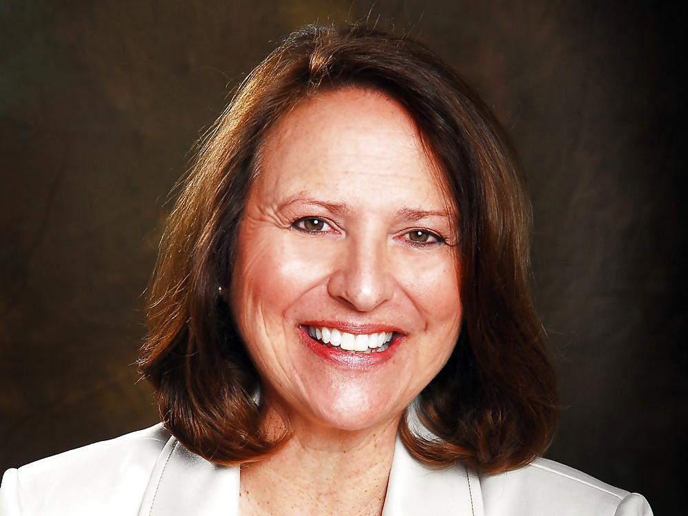 25P Love jerking off to conservative Deb Fischer