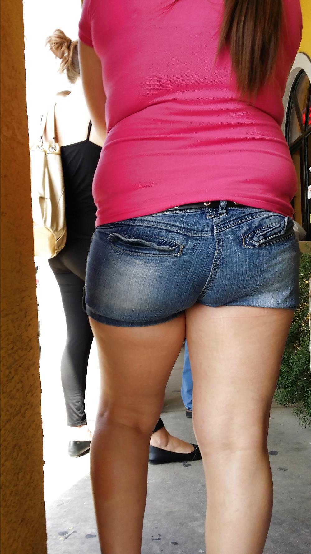 6P Thick white thighs