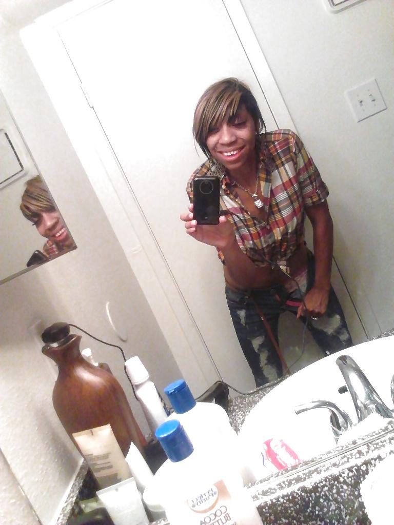 16P Monique shows off her tattoos in the bathroom