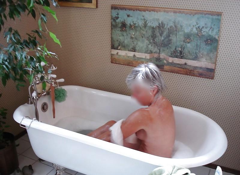 5P Relaxing in the bath