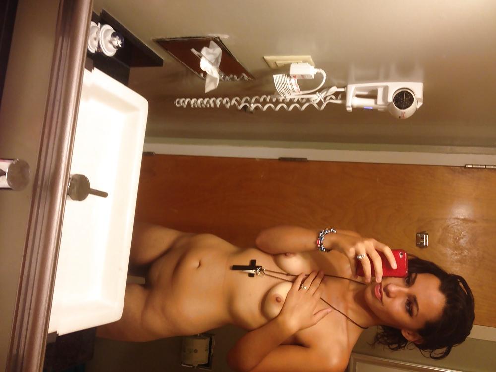 18P Nice dark haired girl selfshots