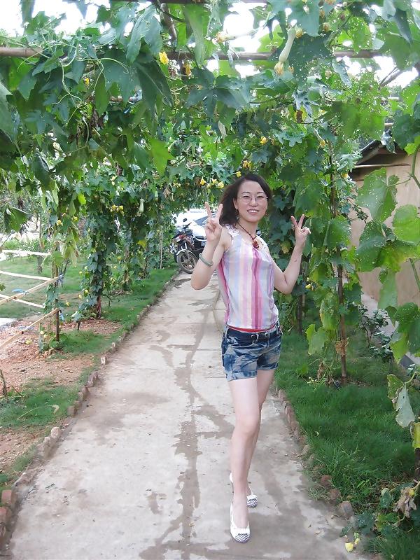 15P QQ Chinese Girl 001