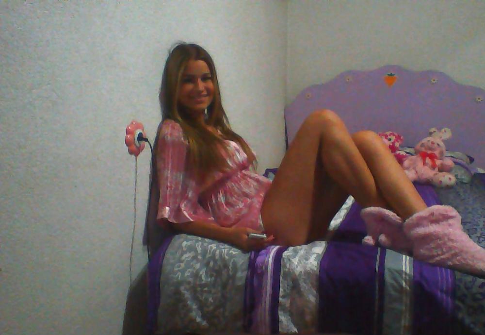 10P Blonde bimbo