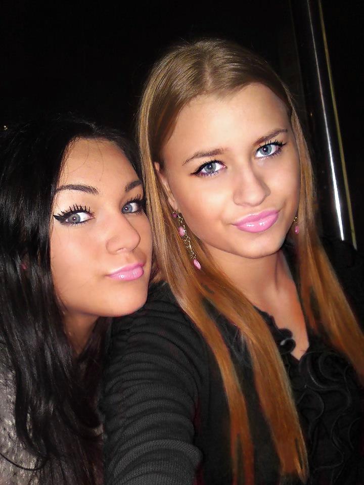 10P Blonde bimbo