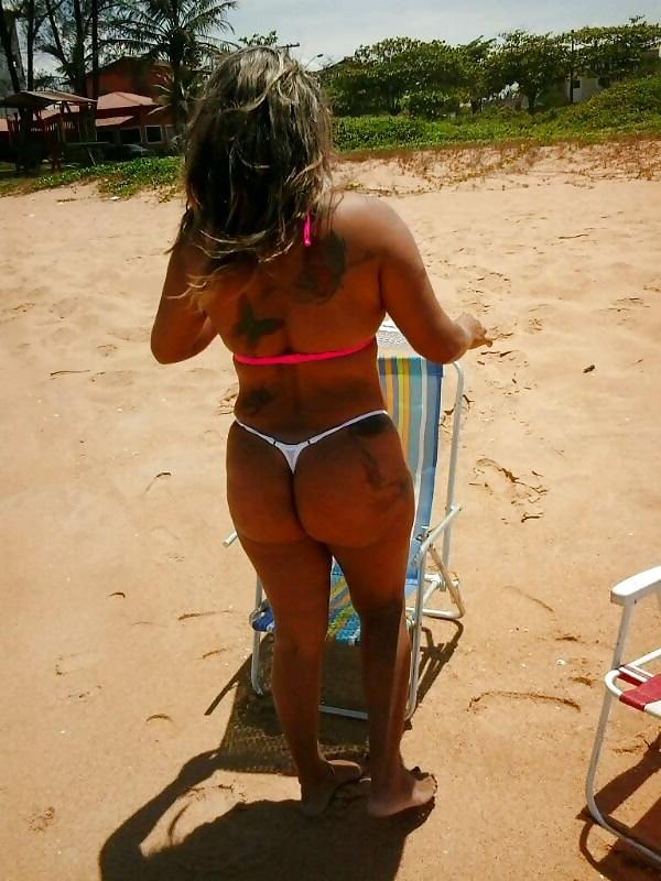 25P Hot brazilian wife in bikini, shorts and skirts