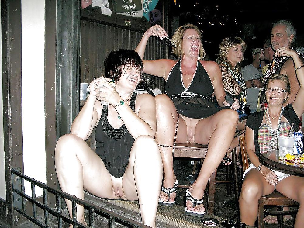 18P Public Viewing -379-