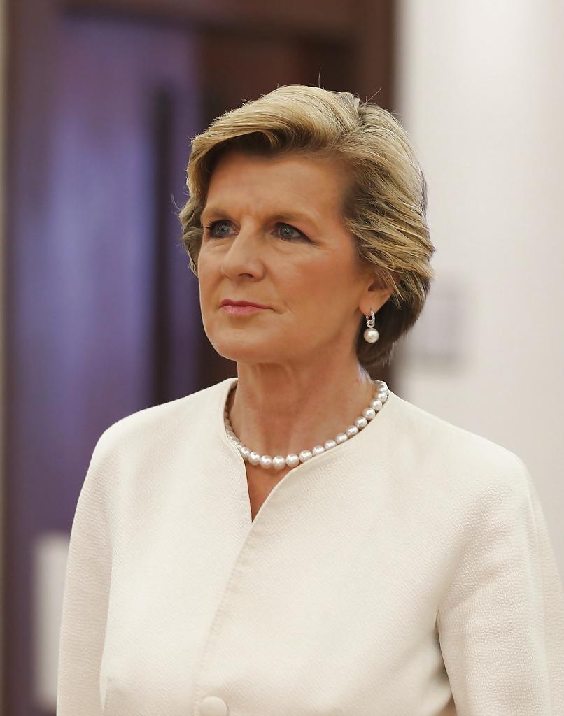25P Love jerking off to conservative Julie Bishop