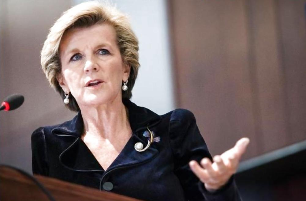 25P Love jerking off to conservative Julie Bishop