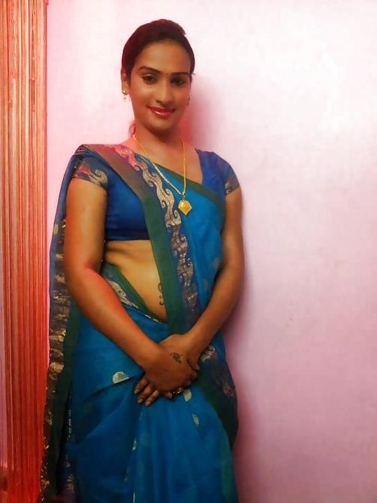 21P Aunty curvy hip