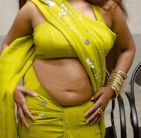 21P Aunty curvy hip