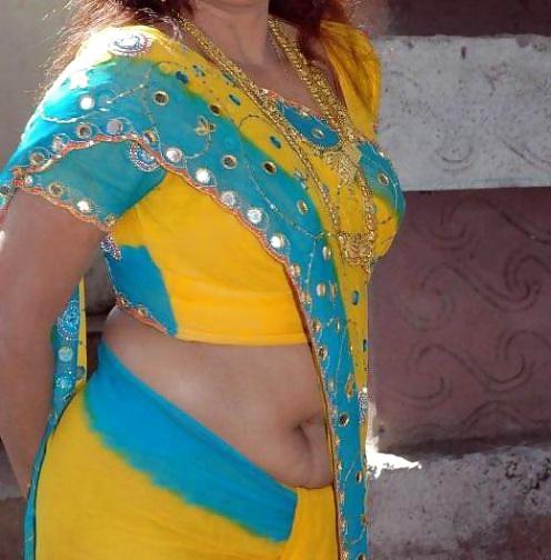 21P Aunty curvy hip
