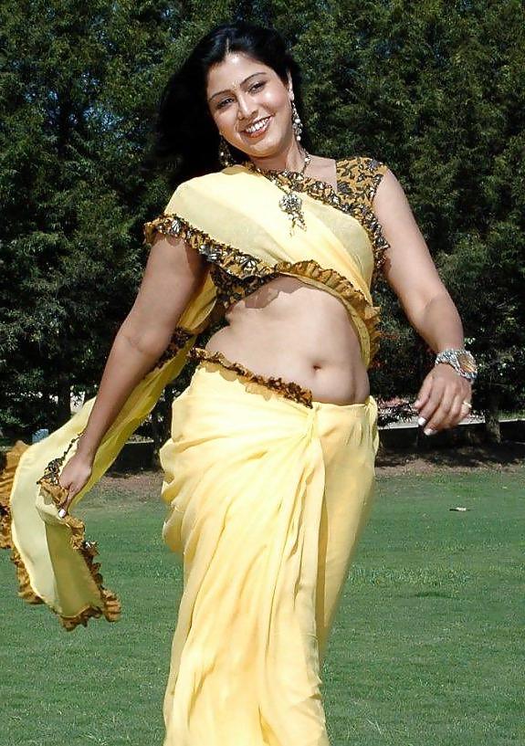 21P Aunty curvy hip