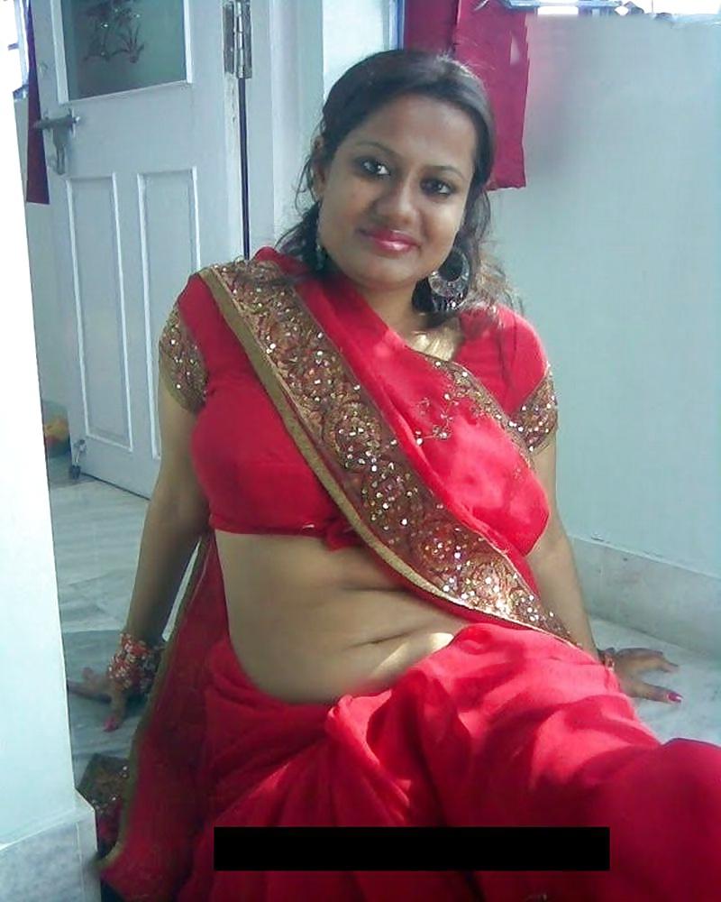 21P Aunty curvy hip